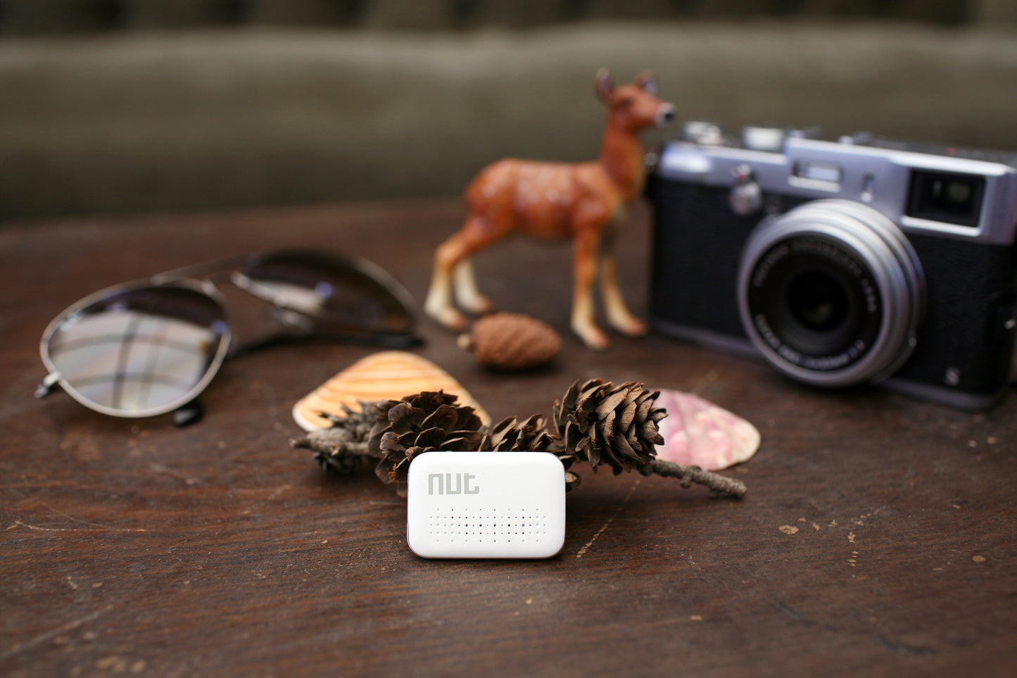 Nut mini (F6)- Small Bluetooth tracker, replaceable battery. White